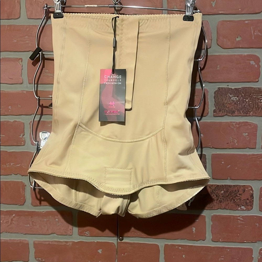 CHNGE Women's Tan Shorts